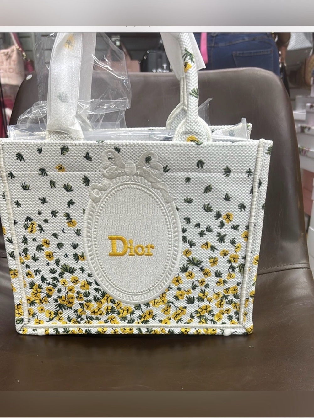 Cute fashion White & Yellow Floral Embroidered Tote